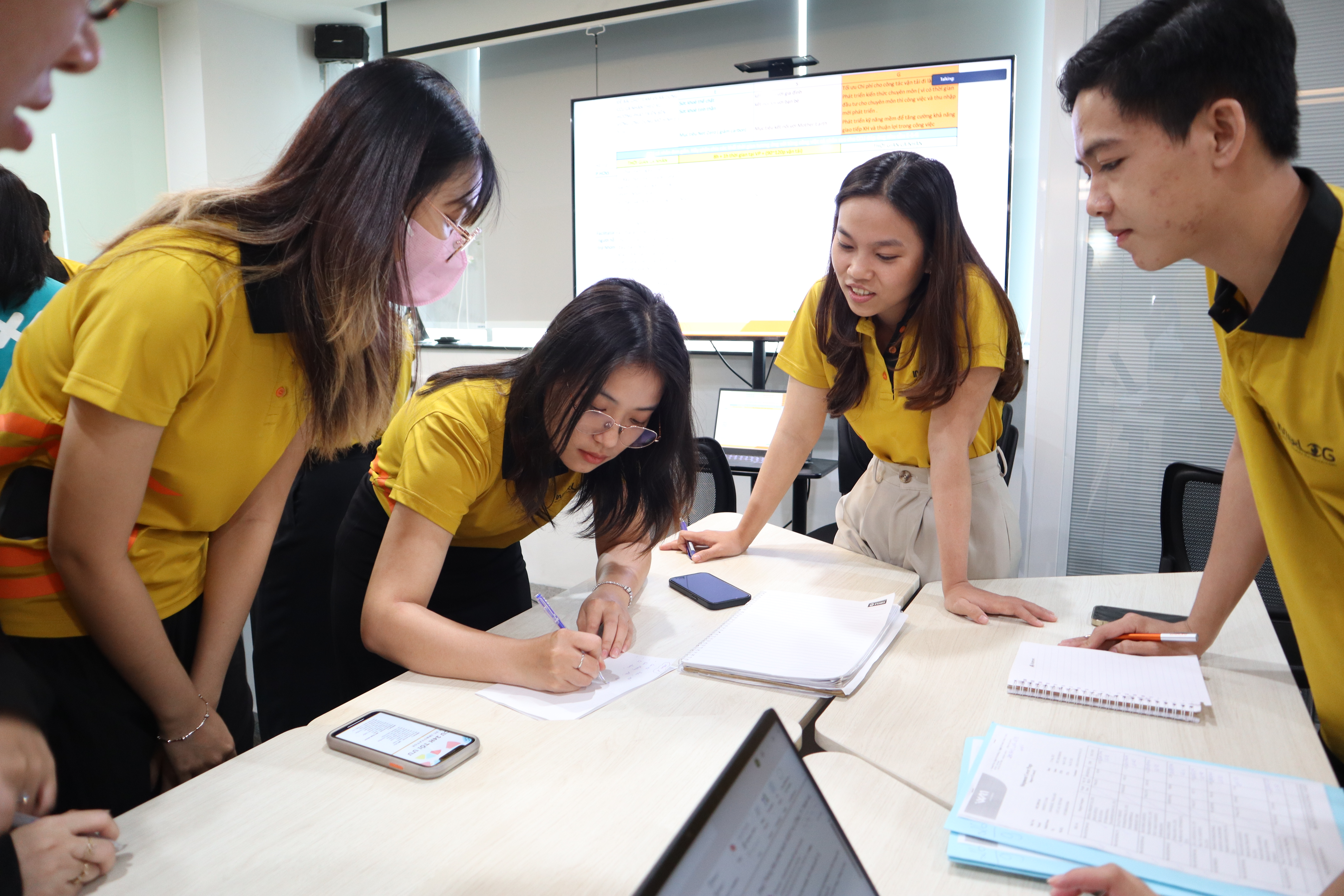 [People Development] Logistics Knowledge Training: From Foundation to ...