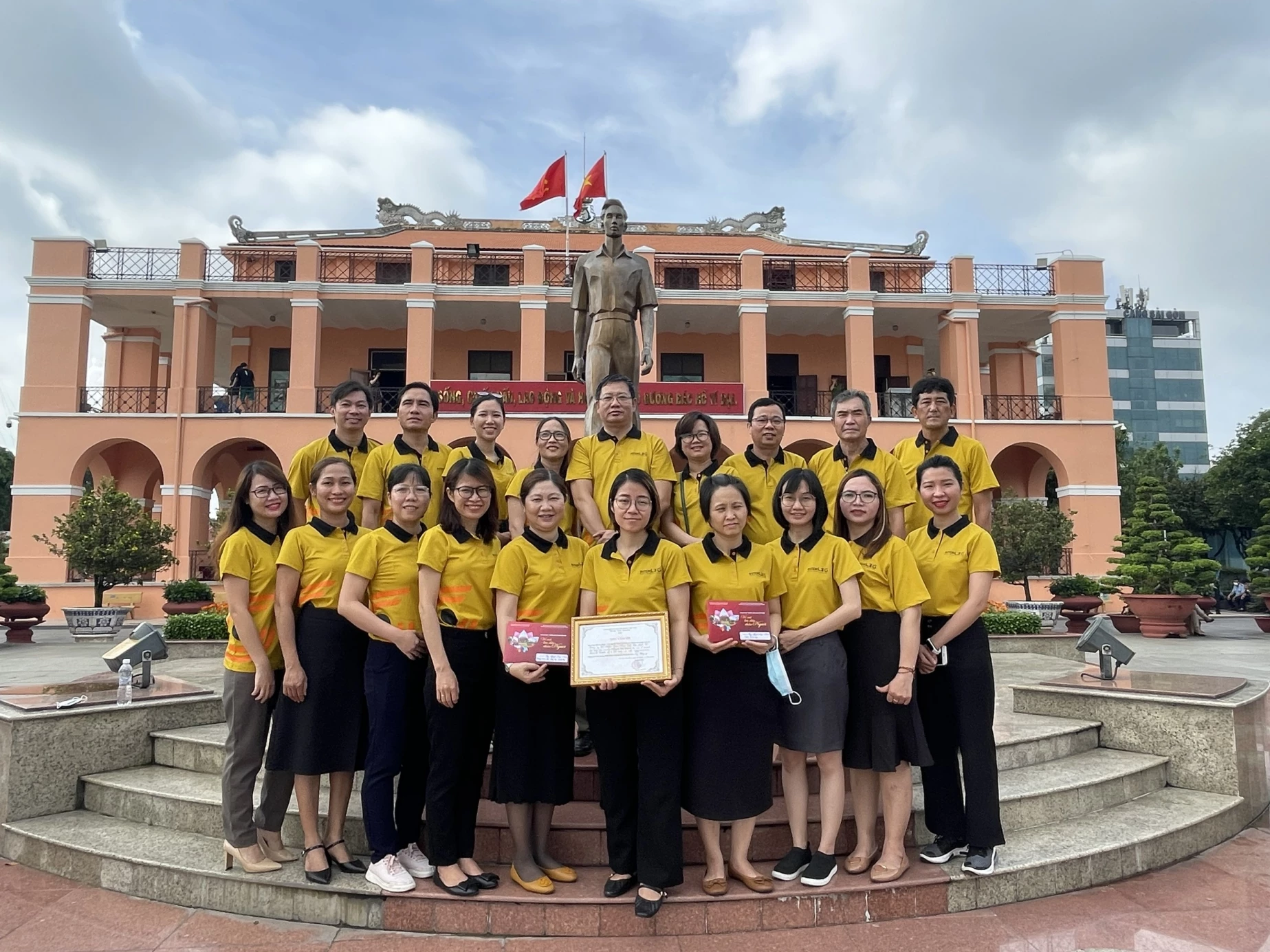 [Show gratitude for the ancestors] InterLOG visited Ho Chi Minh Museum on the 111th anniversary of President Ho Chi Minh went abroad to find a way to save the Vietnamese country.