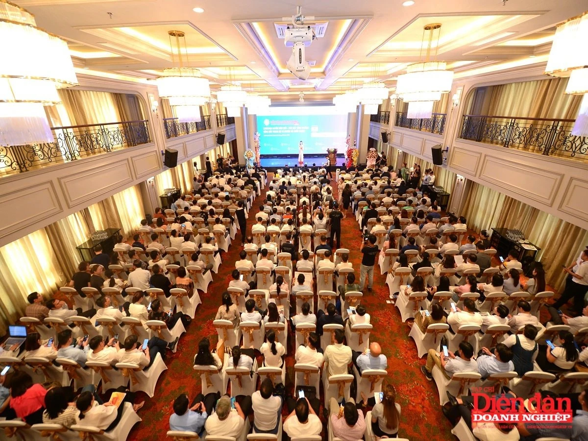 Toàn cảnh “Diễn đàn logistics Vùng lần VI: Logistics xuyên biên giới – Sức bật tăng trưởng vùng Bắc Trung Bộ và Duyên hải miền Trung”,