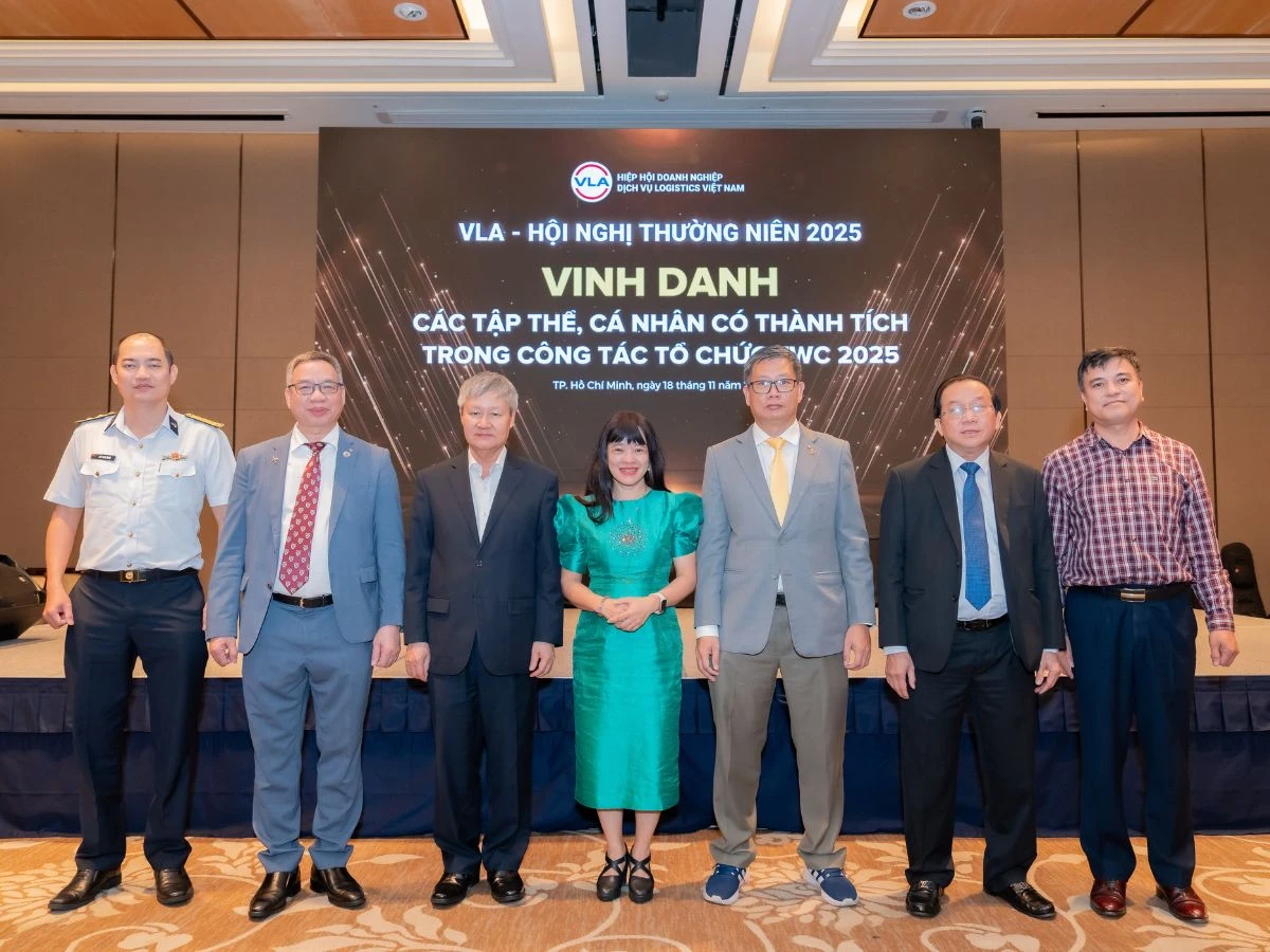 Chủ tịch kiêm Tổng giám đốc InterLOG được vinh danh vì những đóng góp cho FWC 2025