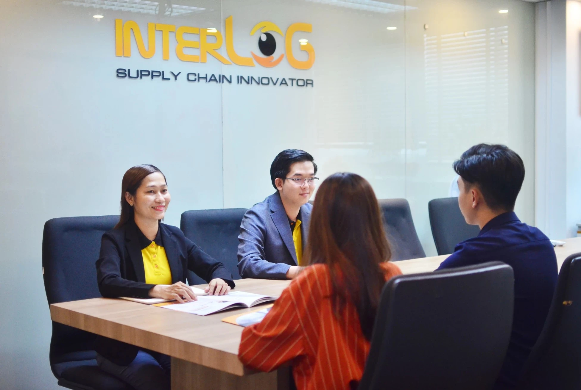 InterLOG - Đơn vị Logistics chuyên nghiệp, hỗ trợ thủ tục nhập khẩu thuận lợi